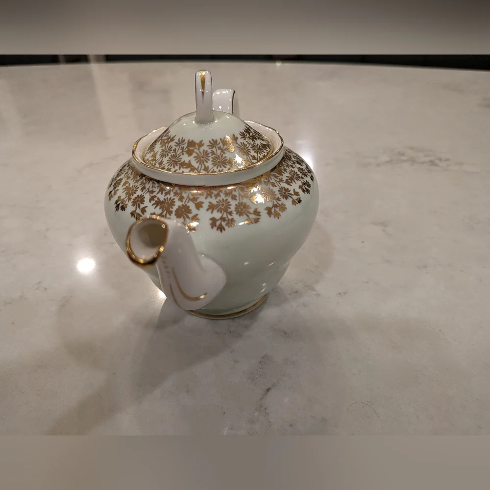 6 Pieces Adderley Teapot, Teacups & Saucer